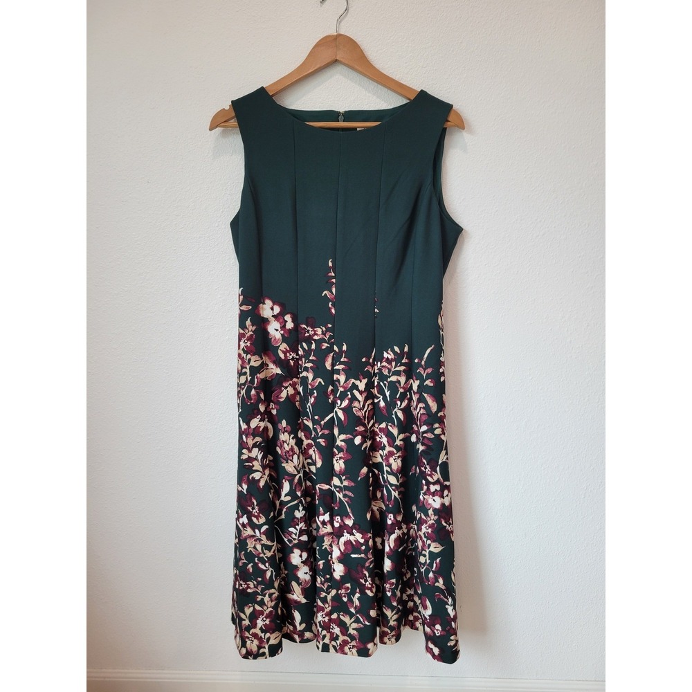 Kasper Evergreen Floral Fit & Flare Dress Sleeveless Size 8 NWT
